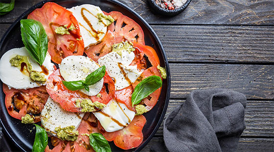 Read more about the article Caprese salad with a kick